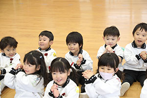 体操教室 　ー跳び箱ー　ことり