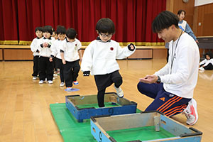 体操教室 　ー跳び箱ー　ことり