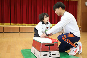 体操教室 　ー跳び箱ー　ことり