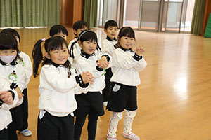 体操教室 　ー跳び箱ー　ことり