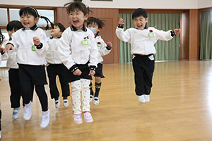 体操教室 　ー跳び箱ー　ことり