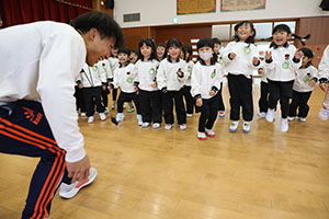 体操教室 　ー跳び箱ー　ことり