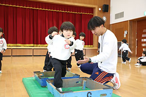 体操教室 　ー跳び箱ー　りす