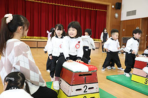 体操教室 　ー跳び箱ー　りす