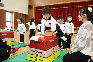 体操教室 　ー跳び箱ー　りす