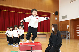 体操教室 　ー跳び箱ー　うさぎ