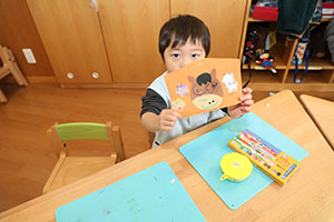 絵馬の制作　ひよこ