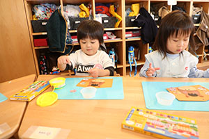 絵馬の制作　ひよこ