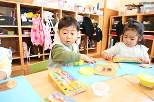 絵馬の制作　ひよこ