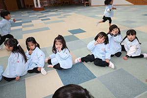 鉄棒頑張っています　きりん