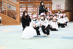 雪だるまころがし　うさぎ・ぱんだ