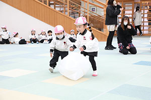 雪だるまころがし　うさぎ・ぱんだ