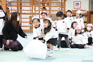 雪だるまころがし　うさぎ・ぱんだ