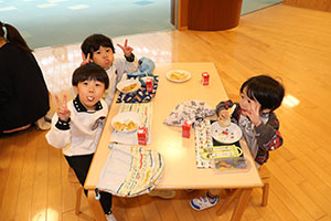 みんなでお給食　あひる・すみれ