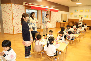 みんなでお給食　あひる・すみれ