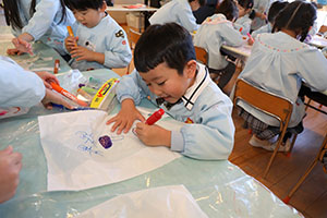 凧の制作　E