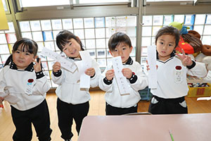 書初め大会　がんばったね！　年中組