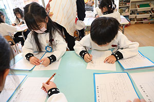 書初め大会　がんばりました　年長組　NO.2