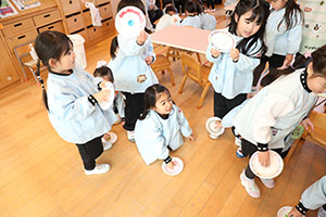 コマの制作　きりん