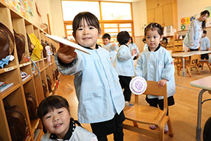 コマの制作　きりん