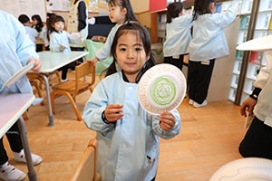 コマの制作　きりん