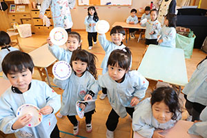 コマの制作　きりん