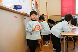 コマの制作　きりん