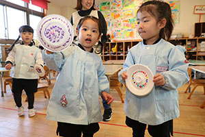 コマの制作　きりん