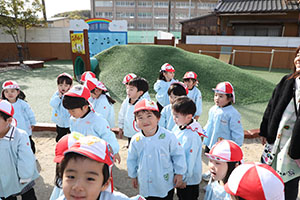 マラソン頑張っています　ひよこ・りす・うさぎ・ばら