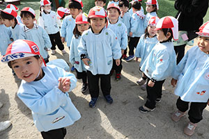 マラソン頑張っています　ひよこ・りす・うさぎ・ばら