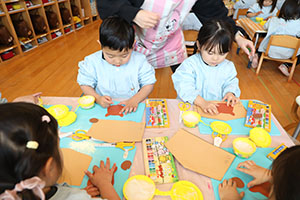 絵馬の制作　こあら