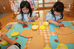 絵馬の制作　こあら