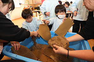 作品展の制作活動　ことり