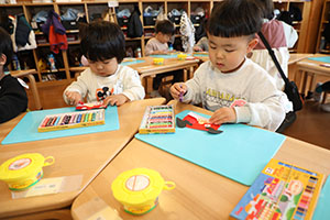 獅子舞の制作　ひよこ