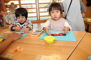 獅子舞の制作　ひよこ