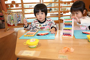 獅子舞の制作　ひよこ