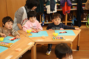 獅子舞の制作　ひよこ