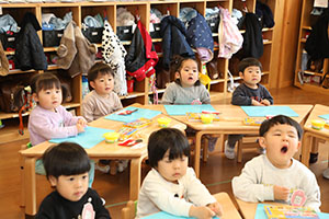 獅子舞の制作　ひよこ