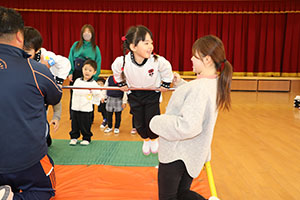 体操教室　ー鉄棒ー　ぱんだ