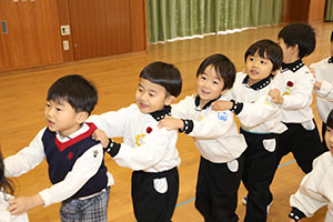 体操教室　ー鉄棒ー　ぱんだ