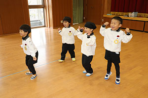 体操教室　ー鉄棒ー　ぱんだ