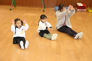 体操教室　ー鉄棒ー　ぱんだ