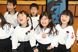 体操教室　ー鉄棒ー　こあら