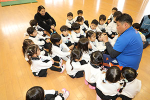 体操教室　ー鉄棒ー　こあら