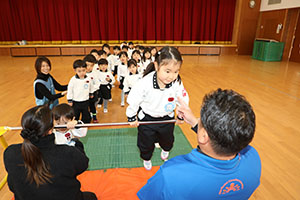 体操教室　ー鉄棒ー　こあら