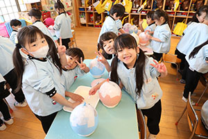 作品展　張り子の制作　Ｅ