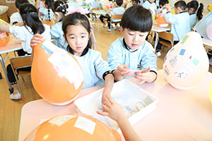 作品展　張り子の制作　Ｄ