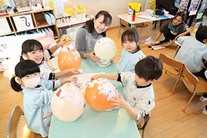 作品展　張り子の制作　Ｄ