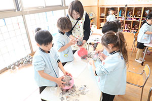 作品展　張り子の制作　Ｃ