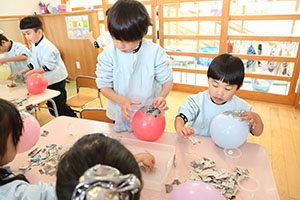 作品展　張り子の制作　Ｃ